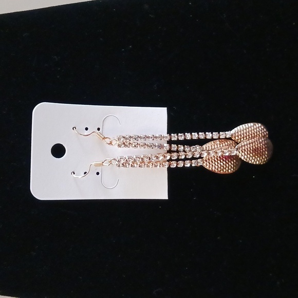 New earrings goldtone long dangels sparkel rinestones - Picture 1 of 3